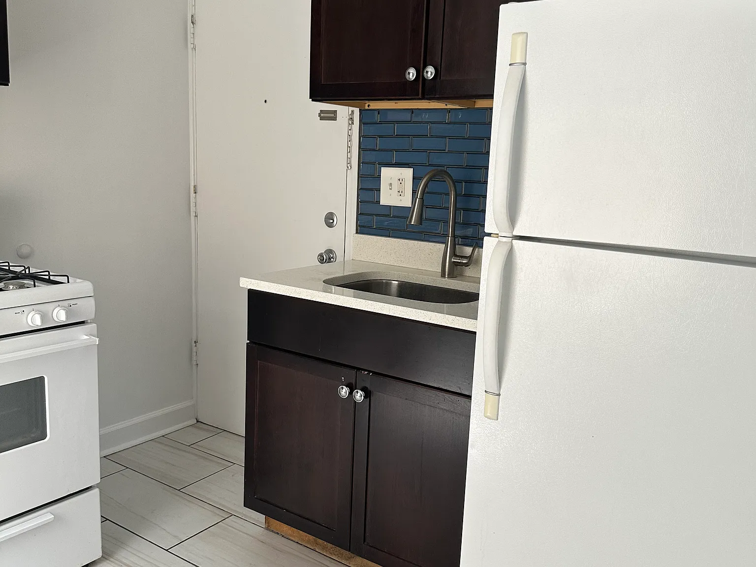 1 bed, 800 sqft, $1,600 — Photo 2