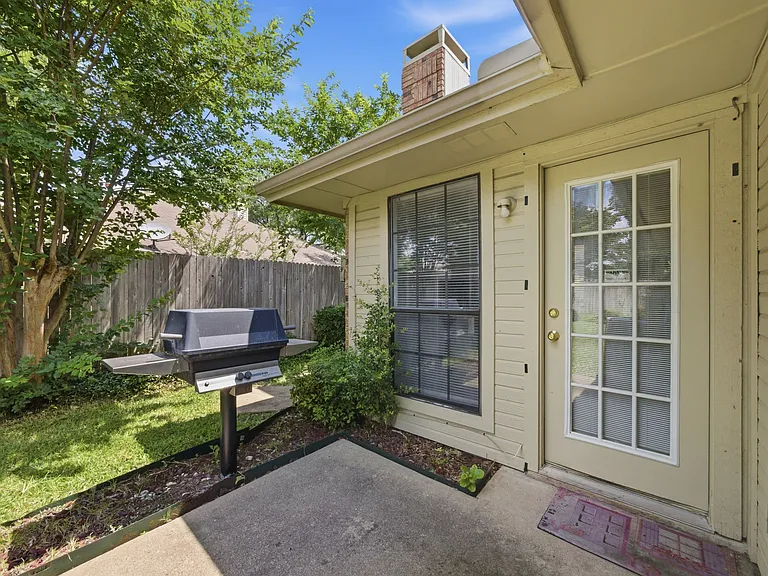 2103 Overview Ln — Photo 23