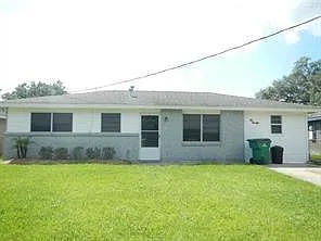 220 Azalea Dr — Photo 1