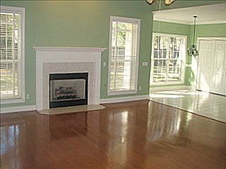 4th image of 2463 Papillion Way