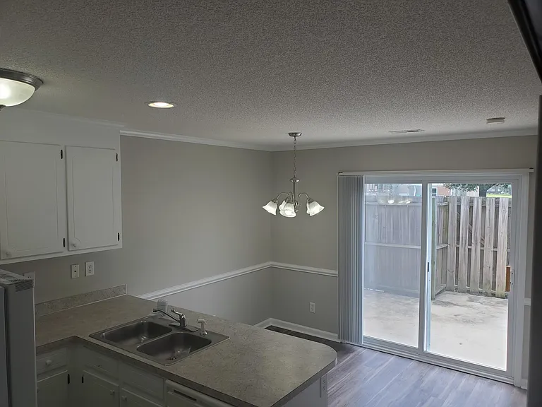 2315 Vineyard Dr #B4 — Photo 9