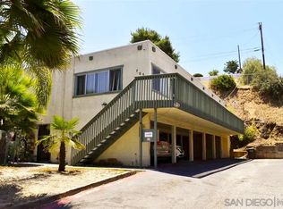 705-4 Windsor Ct, Vista, CA 92084