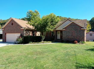 532 Riverside Dr, Clinton, TN 37716