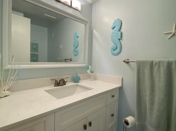 302 Pine Ridge Circle #D-1, Greenacres, FL 33463