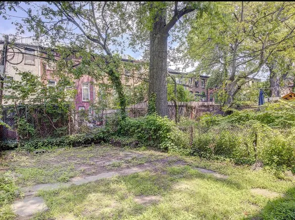 435 Macon Street image 17 of 17