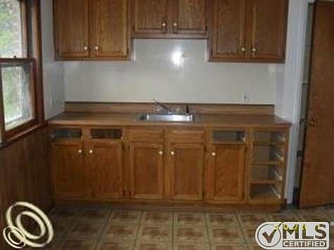 19391 Grandview 5.jpg