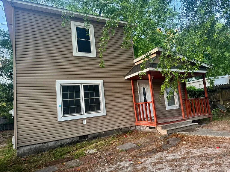 611 Chestnut St — Photo 2