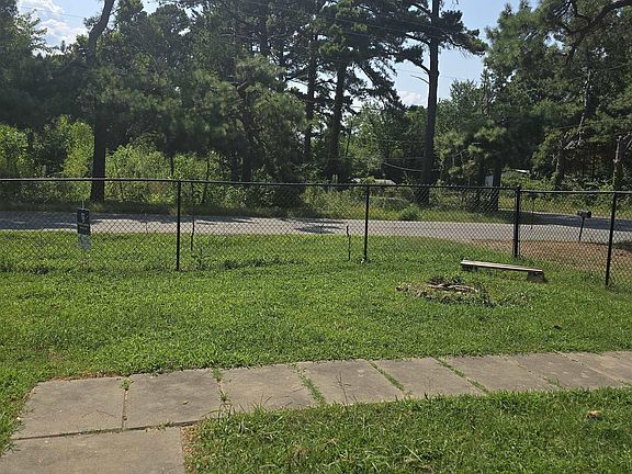 3rd image of 71 Foothill Dr