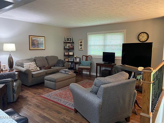 4th image of 7104 NE Castalie Ln