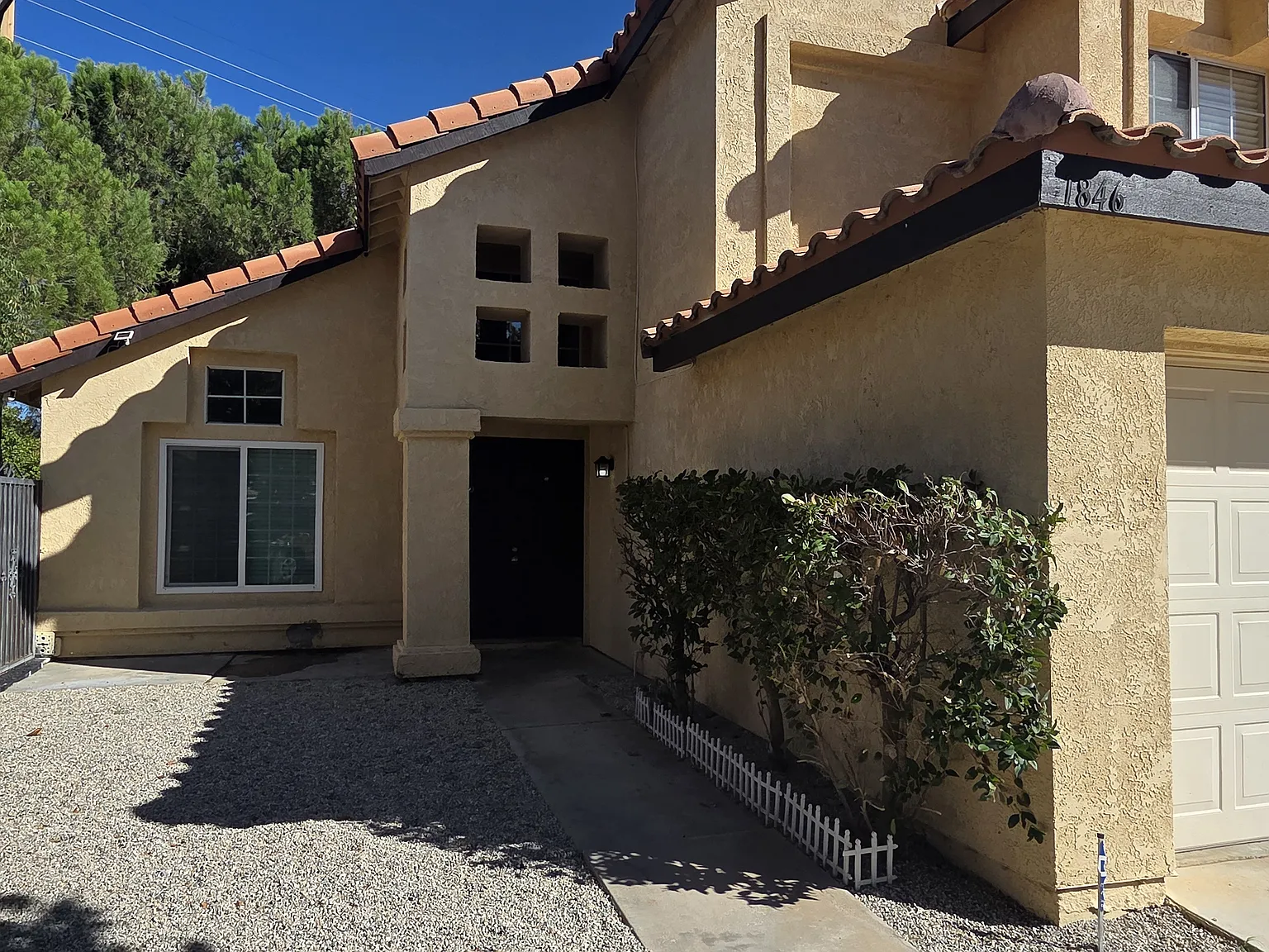 5 bed, 2100 sqft, $3,800 — Photo 4