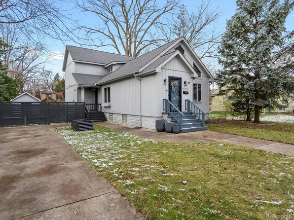 28575 Glasgow St, Southfield, MI 48076