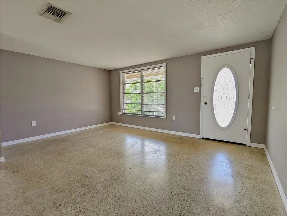 Building Photo - 8019 Portage Dr