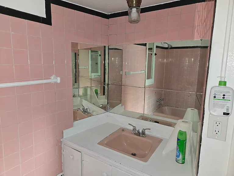 1076 Forest Rd #4 — Photo 13