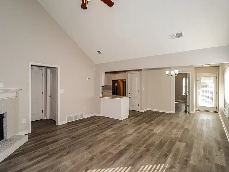 9137 Cinderhill Cv E — Photo 5
