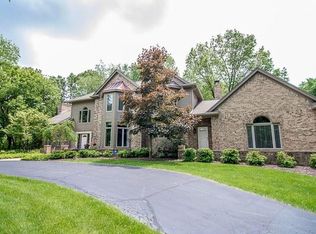 3141 Rolling Green Ct, Milford, MI