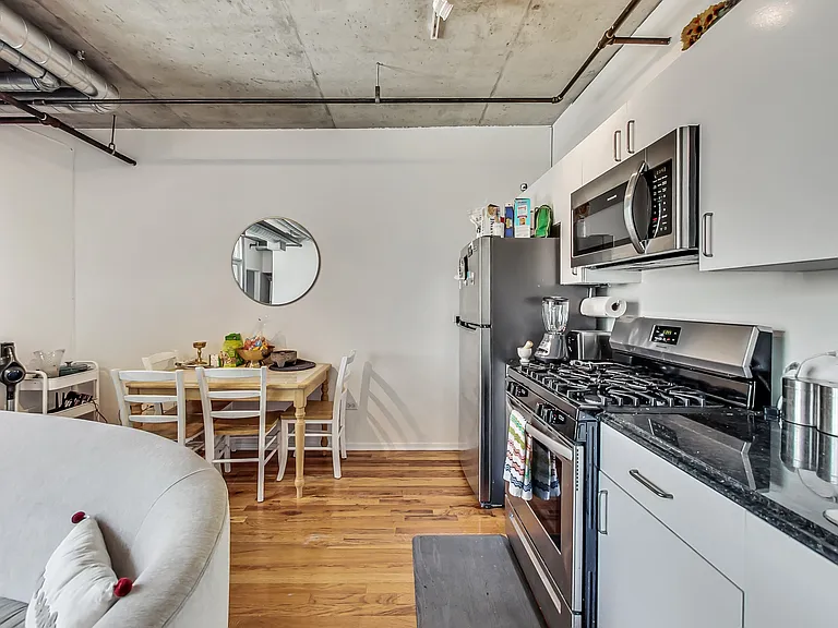 700 W Van Buren St #1010 — Photo 8