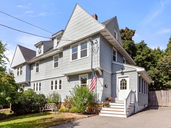4 Lower Jones Rd, Hopedale, MA 01747