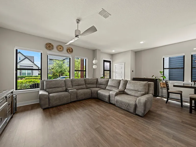 18507 Parkland Square Pl — Photo 4