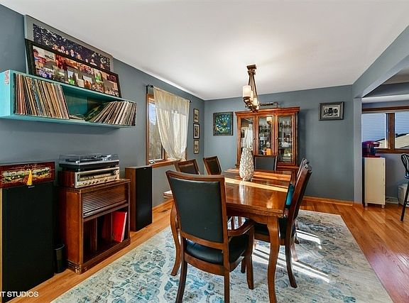 5th image of 3317 Woodridge Dr