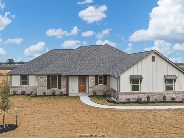 105 Court Side Dr, Snook, TX 77878