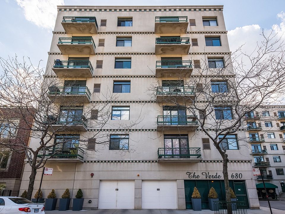 1st image of 680 N Green St APT 309