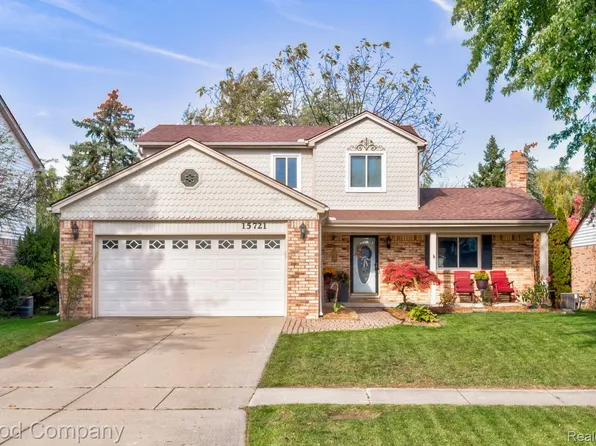 15721 Winter Park Dr, Macomb, MI 48044