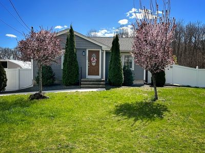 155 Shoemaker Ln, Agawam, MA, 01001