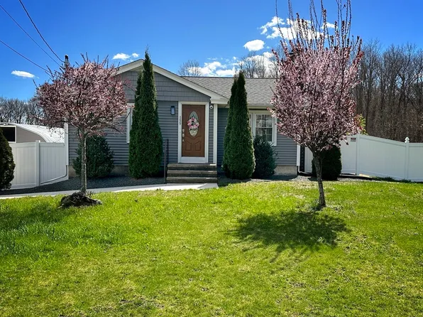 155 Shoemaker Ln, Agawam, MA 01001