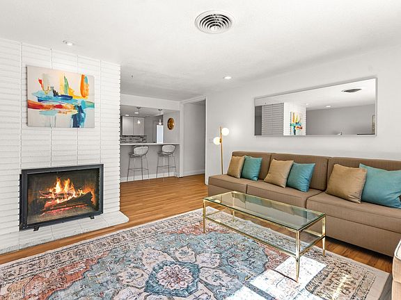 3rd image of 1531 Commanche Dr