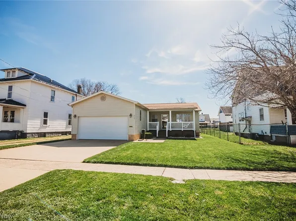 808 28th St, Vienna, WV 26105