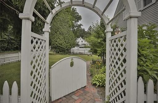 3rd image of 12 Elm St