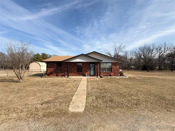 108 Hawkins Dr, Eufaula, OK 74432