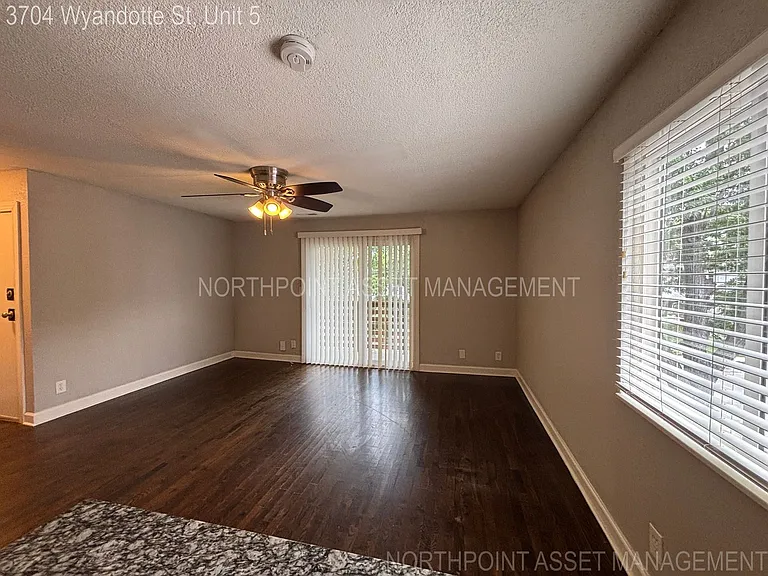 3704 Wyandotte St #5 — Photo 3
