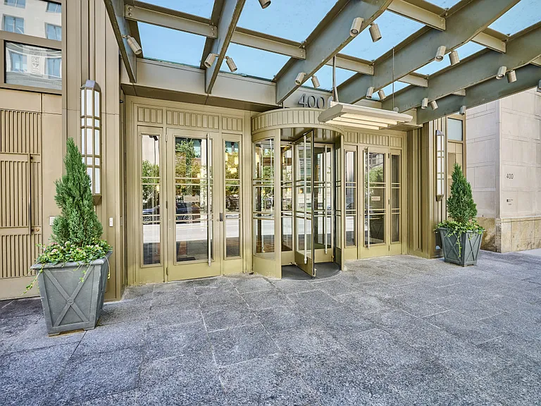 400 Stuart St #16K — Photo 1