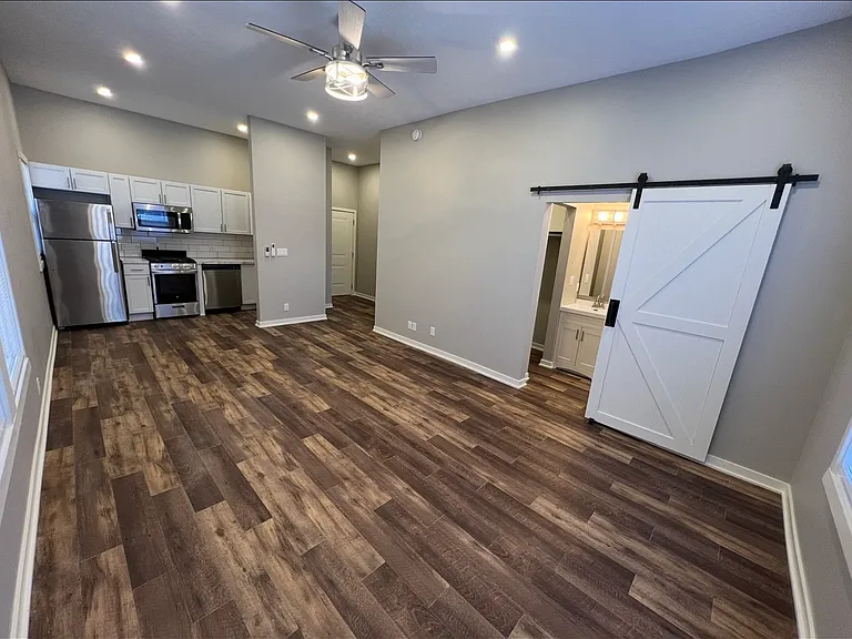810 S 12th St #8 — Photo 7