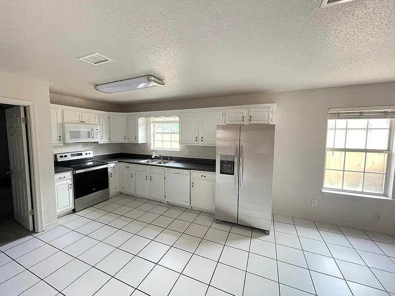 2212 Peachwood Ct — Photo 8