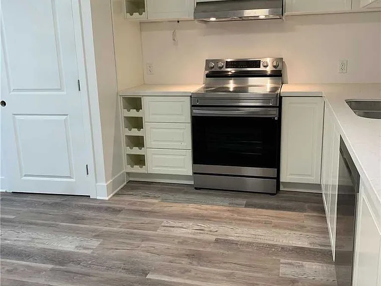 16 Belvedere Blvd — Photo 4