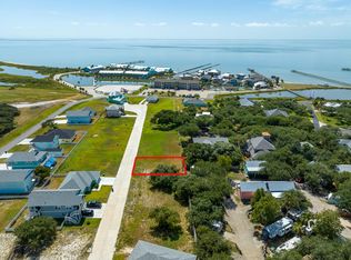 141 Breezeway Dr, Rockport, TX 78382