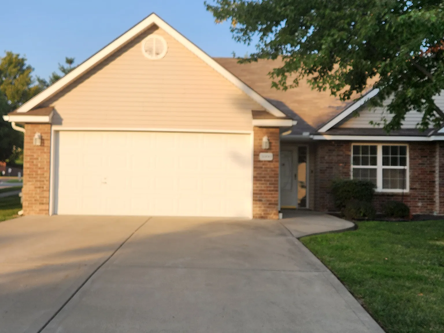 2 bed, 1270 sqft, $1,850 — Photo 2