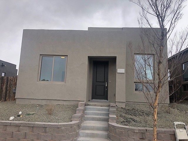 1st image of 3323 Zinnia Ln