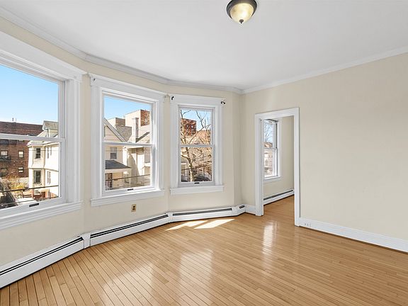 2nd image of 122 Jewett Ave #B