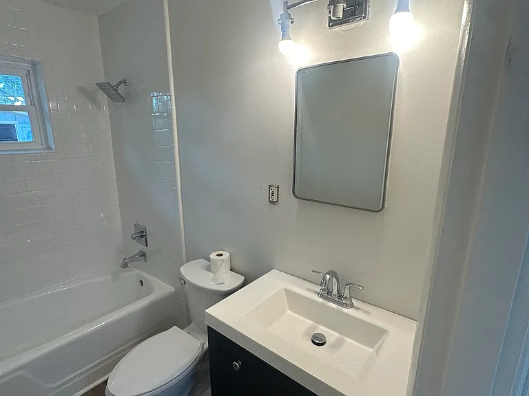 2408 Middlecoff Dr — Photo 18