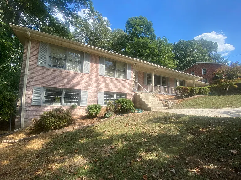 304 Peyton Pl SW — Photo 16
