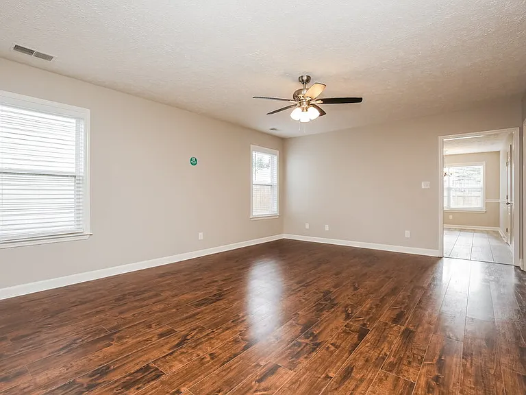 1632 Beaconcrest Cir — Photo 4