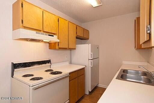 4th image of 4105 Spirea Dr APT E