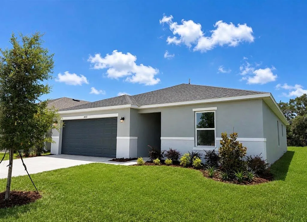 4 bed, 2.0 bath, 1707 sqft, $2,295 — Photo 1