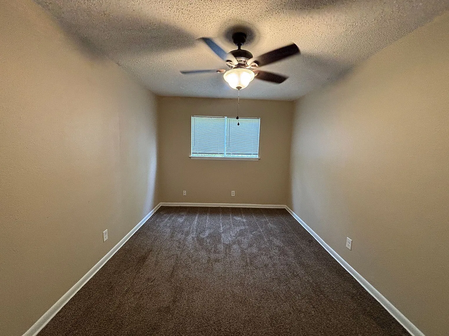 1405 Mill Rd — Photo 4