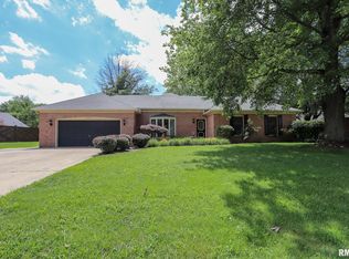 2714 Janeway Dr, Mount Carmel, IL 62863