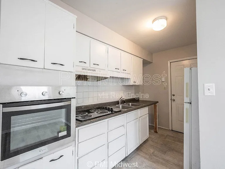 5820 Grandview Dr — Photo 11