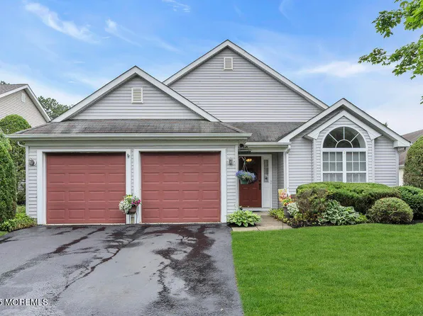 35 Rosewood Drive, Lakewood, NJ 08701